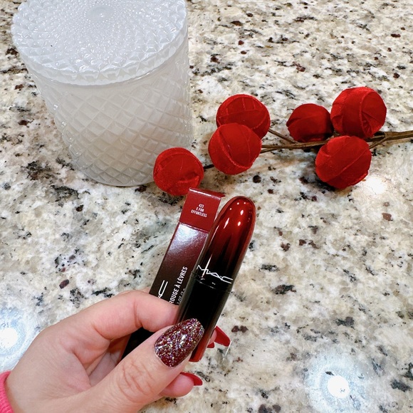 MAC Love Me Lipstick 423 E FOR EFFORTLESS Full Size/NWB - Picture 3 of 5